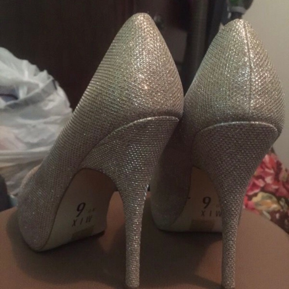 Sparkling Gold Pumps